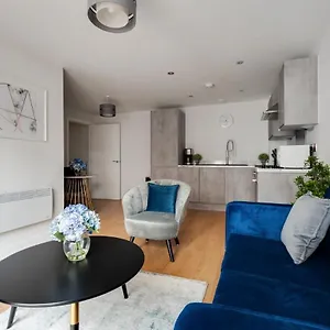 1-bed-modern-apartment-in-a-converted-mill.yorkshirehotels.net/